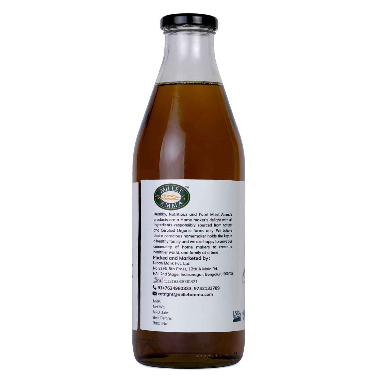 Milletamma’s cold pressed mustard oil is obtained from natural mustard seed.  It acts as an antifungal agent.  It helps to boost digestion and stimulate the secretion of gastric juice.  It helps to protect skin from UV light and detoxification of skin.